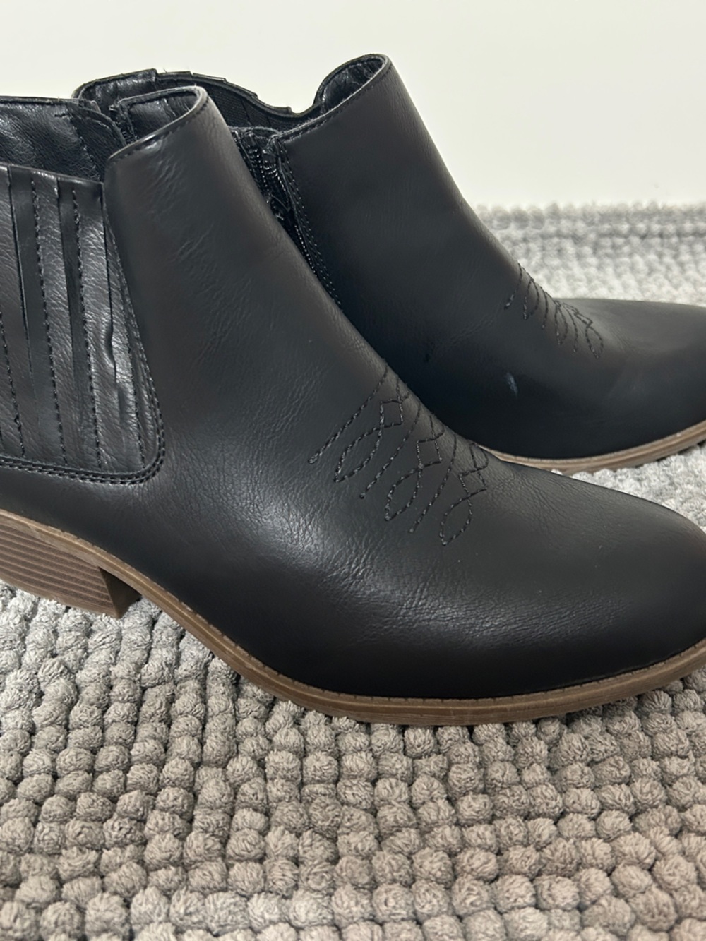 Frye and Co Classic Black Ankle Booties for Women
